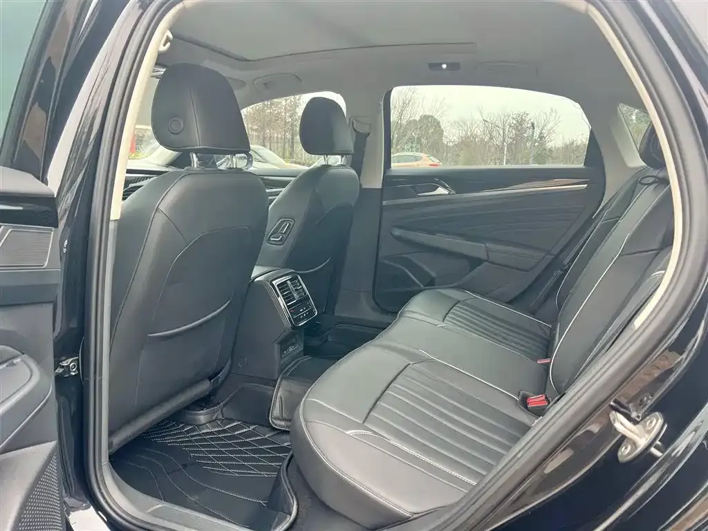 Volkswagen Passat — фото 2