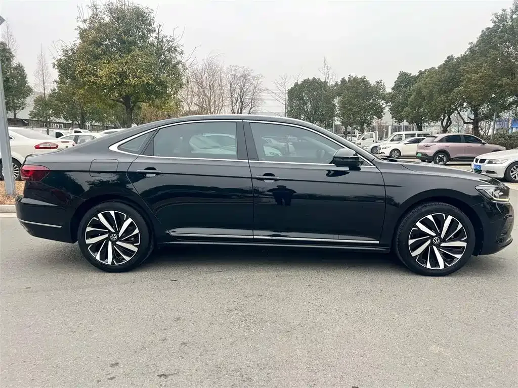 Volkswagen Passat — фото 9