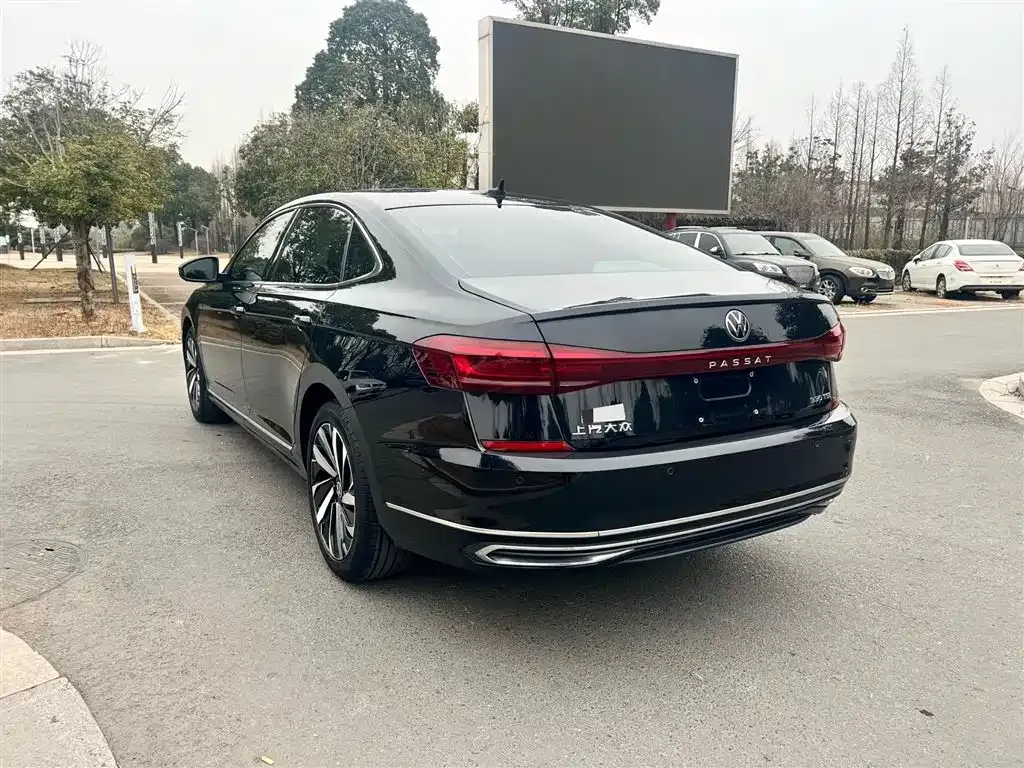 Volkswagen Passat — фото 3