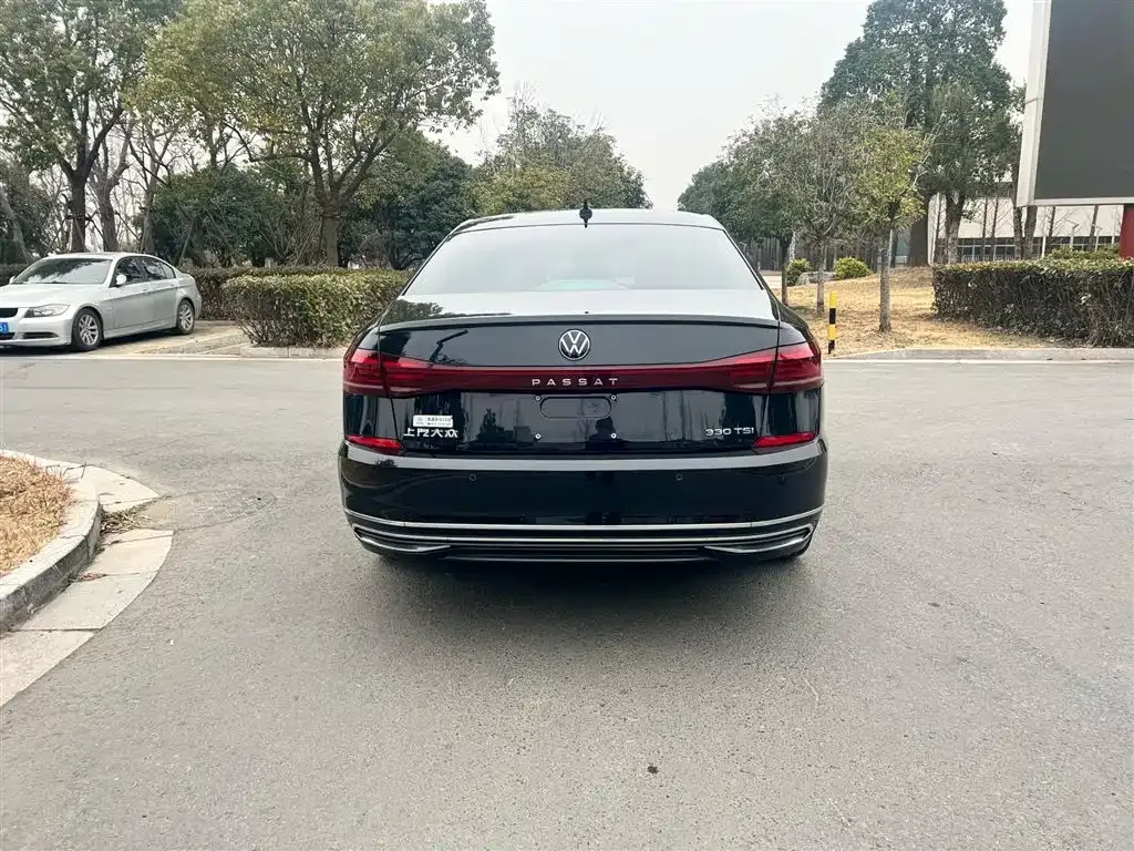 Volkswagen Passat — фото 7