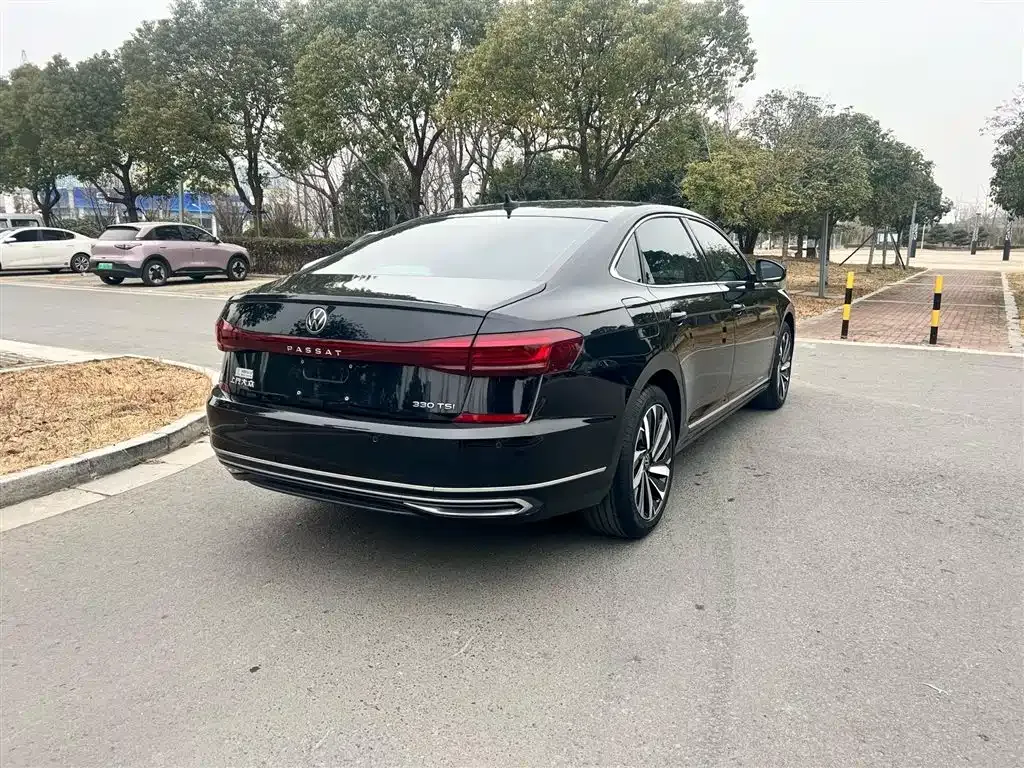 Volkswagen Passat — фото 8