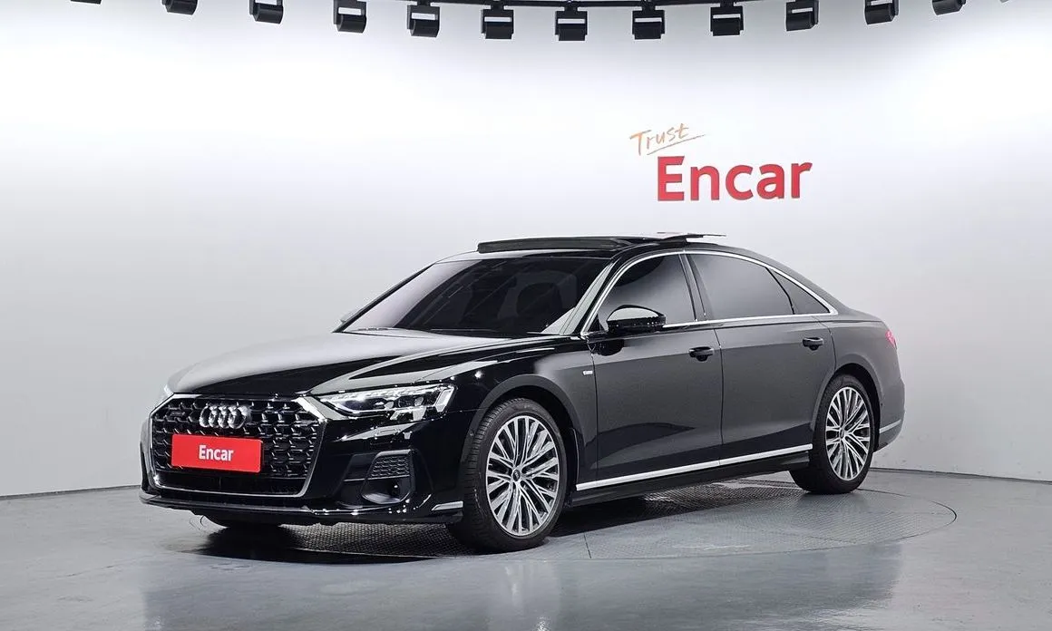 Audi A8 — фото 1