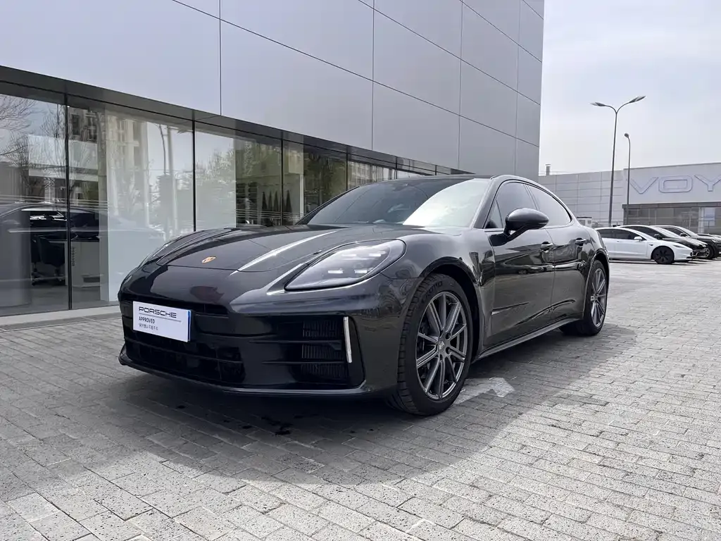 Porsche Panamera — фото 1