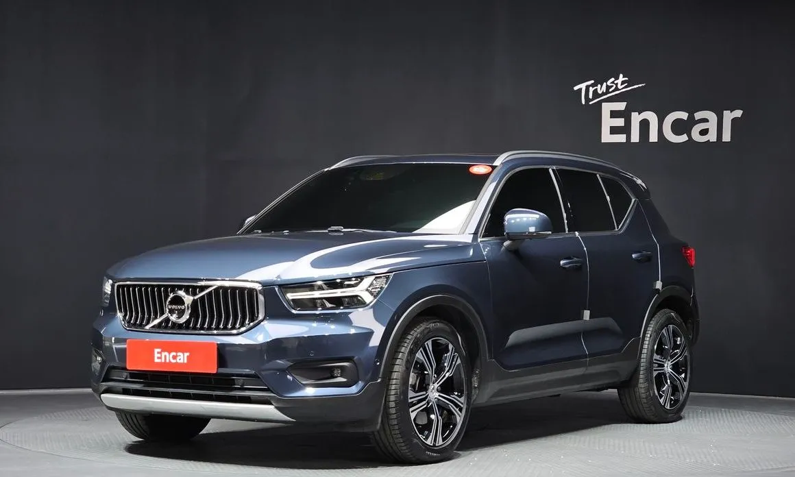 Volvo XC40 — фото 1