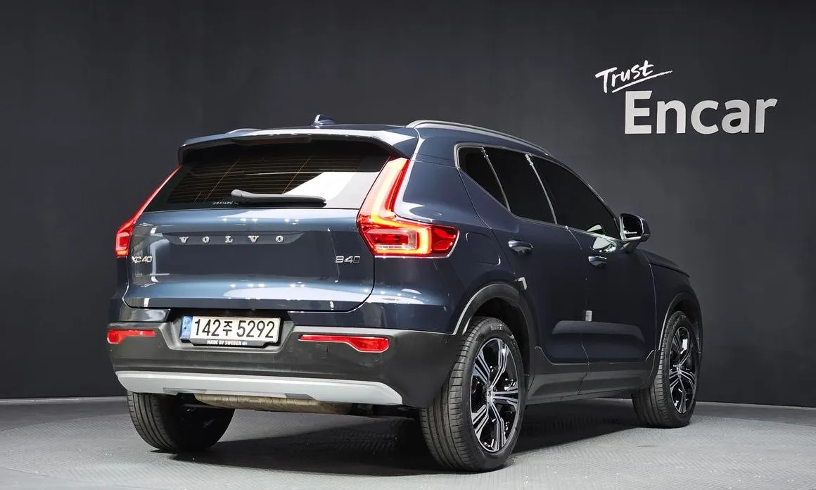 Volvo XC40 — фото 9