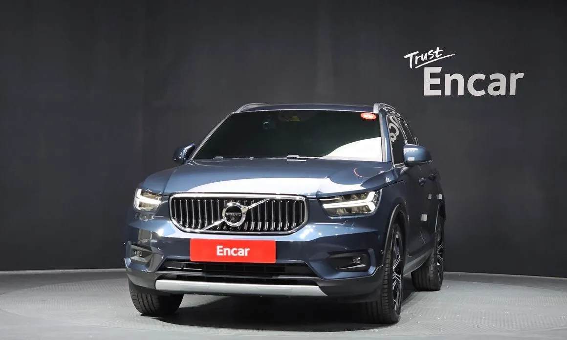 Volvo XC40 — фото 4