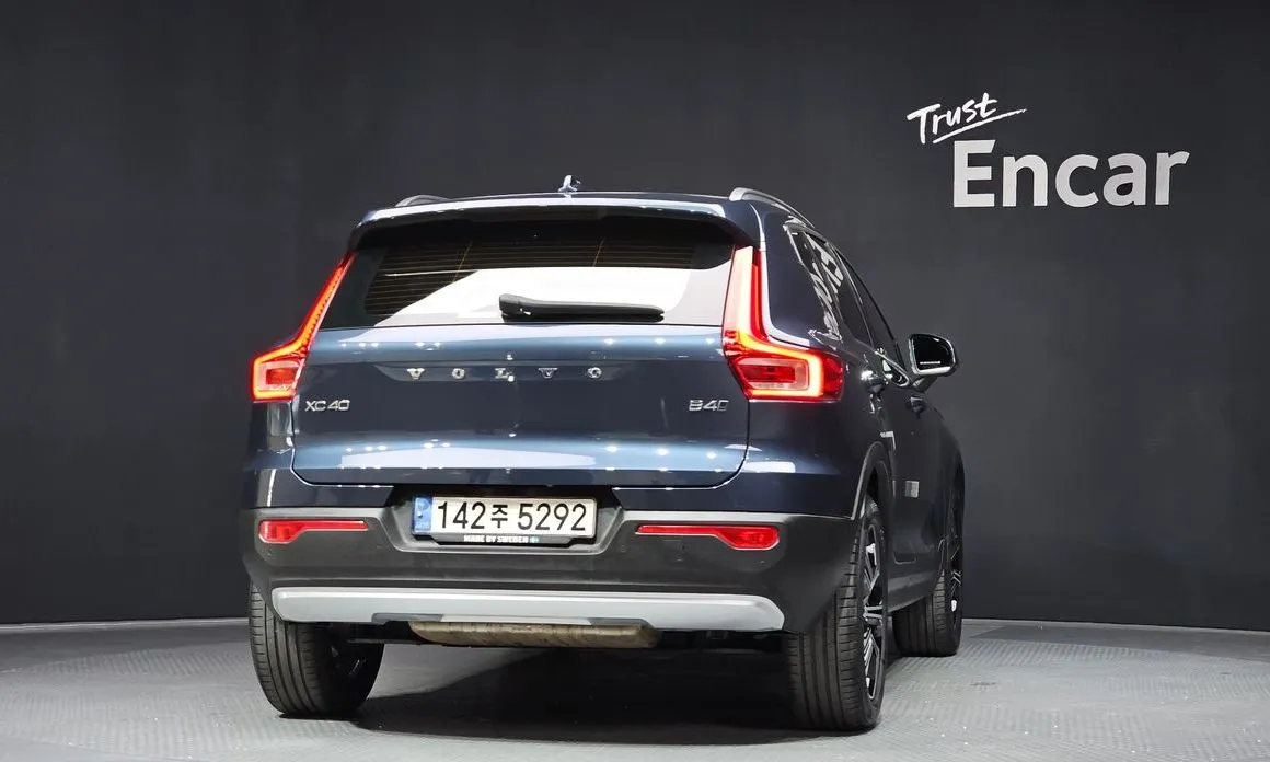 Volvo XC40 — фото 2