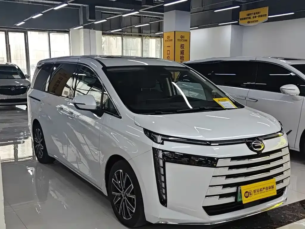 GAC Motor E8 Hybrid — фото 10