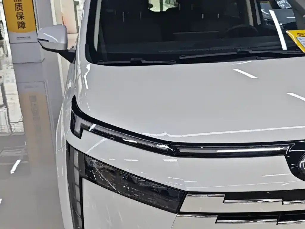GAC Motor E8 Hybrid — фото 5