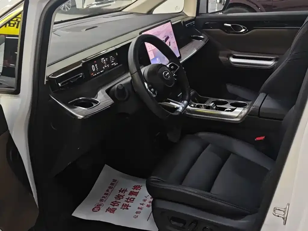 GAC Motor E8 Hybrid — фото 9