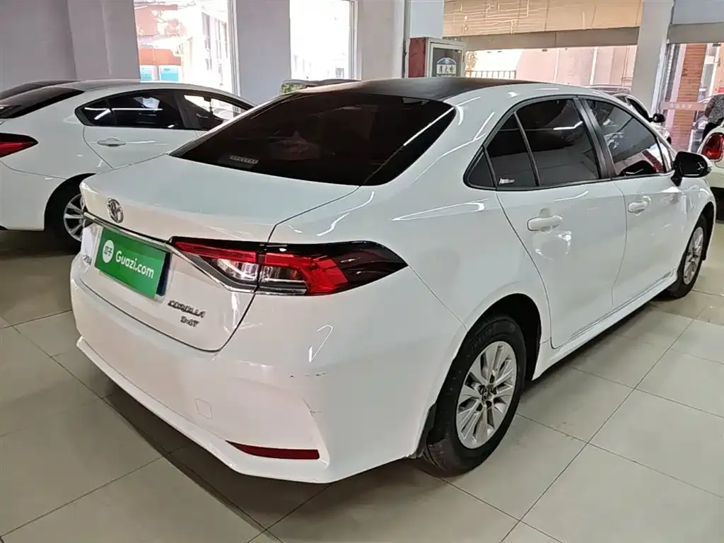 Toyota Corolla — фото 7