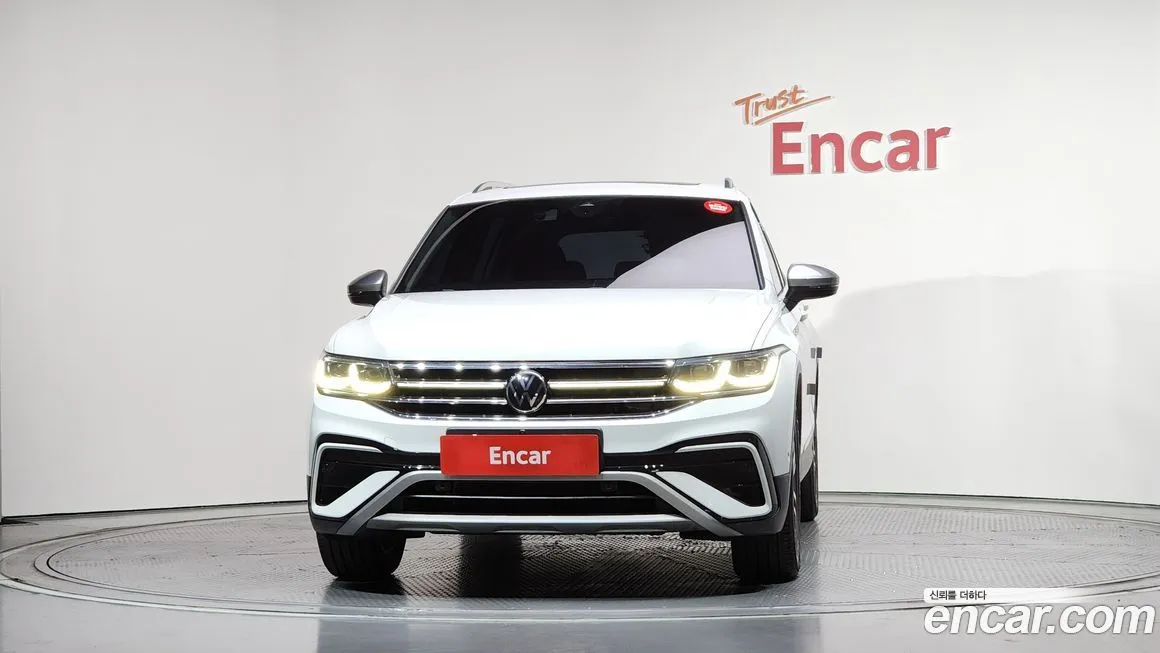 Volkswagen Tiguan — фото 10