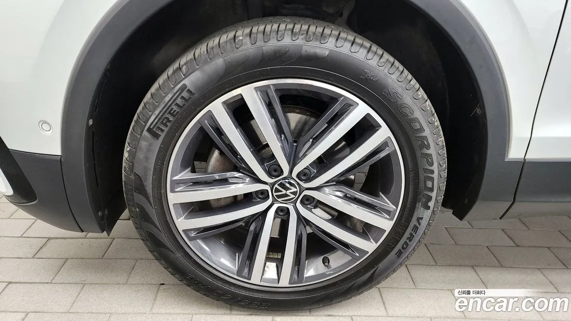 Volkswagen Tiguan — фото 9