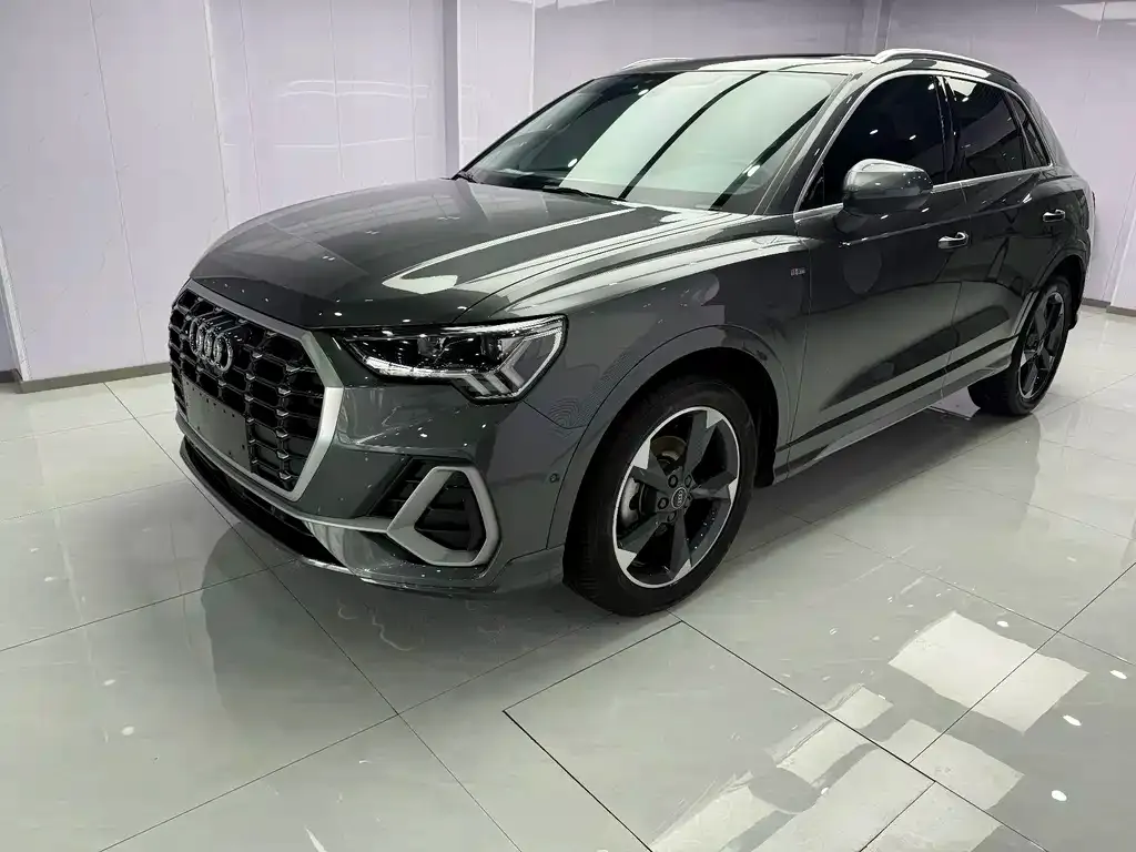 Audi Q3 — фото 1
