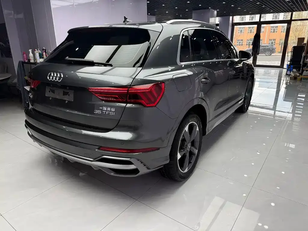 Audi Q3 — фото 10
