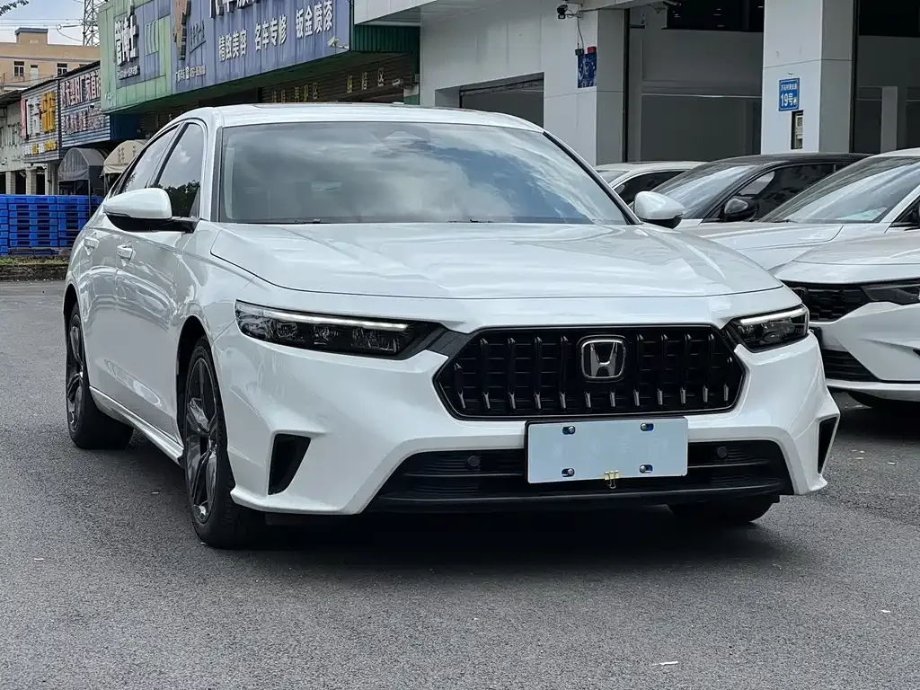 Honda Inspire — фото 1