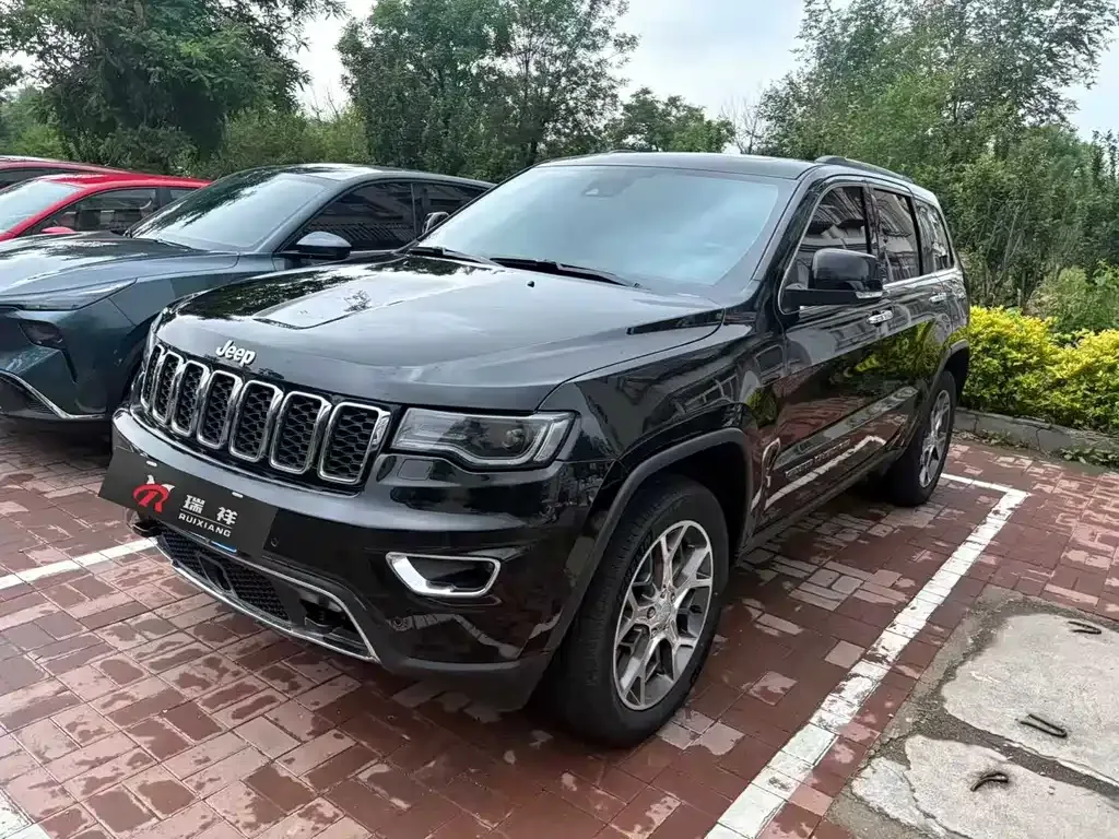 Jeep Grand Cherokee (Import) — фото 1