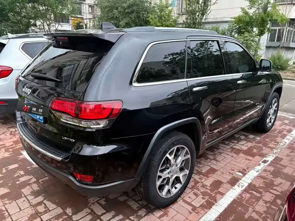 Jeep Grand Cherokee (Import) — фото 4
