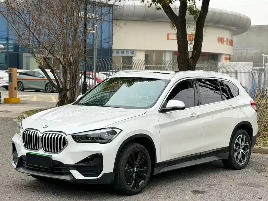 BMW X1 — фото 1