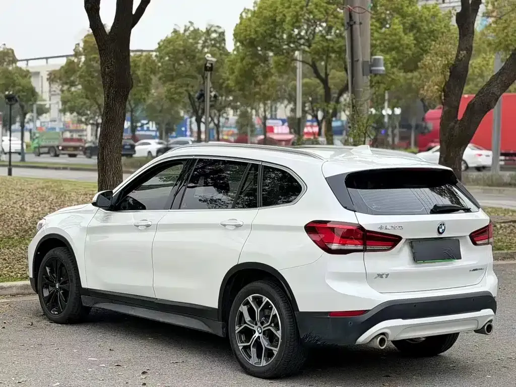 BMW X1 — фото 6