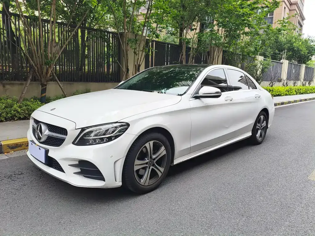 Mercedes-Benz C-Class — фото 1