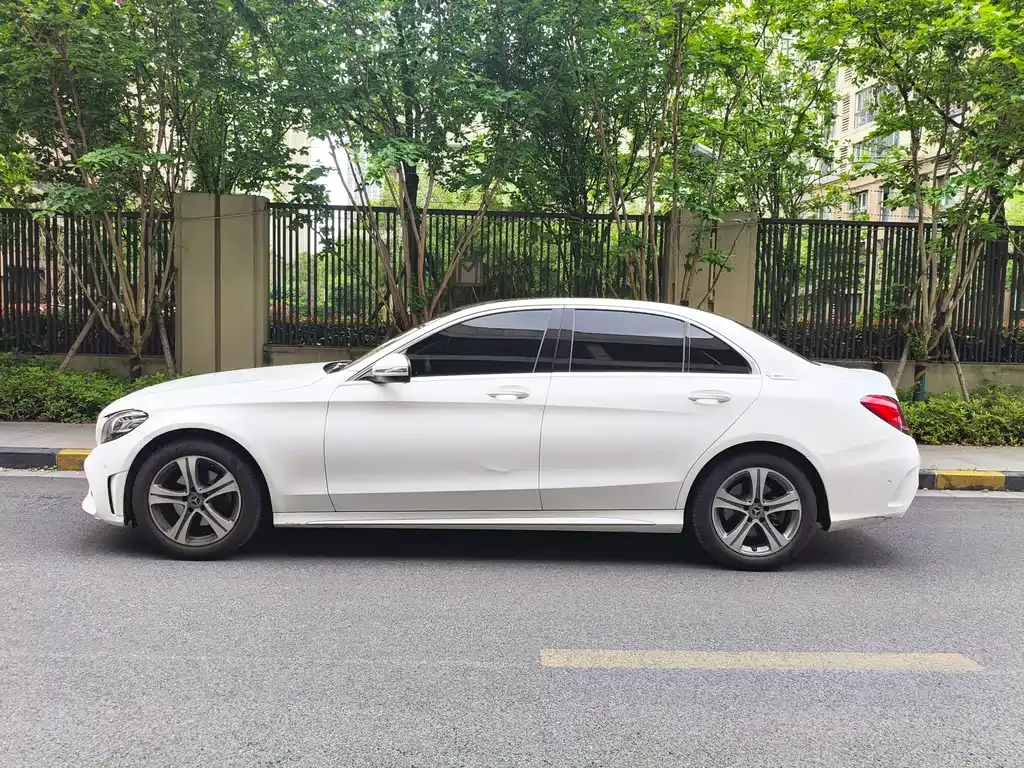 Mercedes-Benz C-Class — фото 10