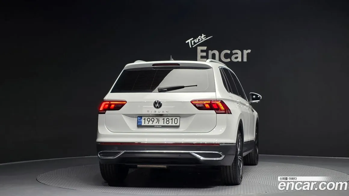 Volkswagen Tiguan — фото 2
