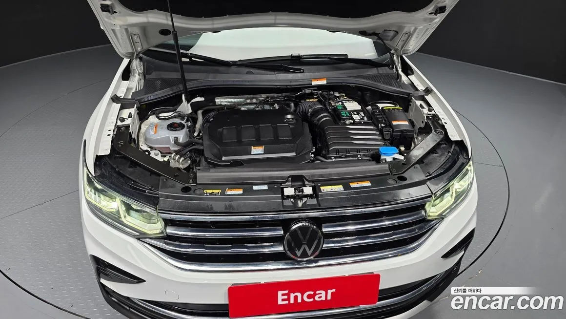 Volkswagen Tiguan — фото 4