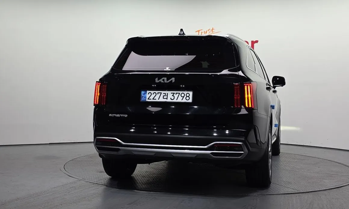 Kia Sorento — фото 6