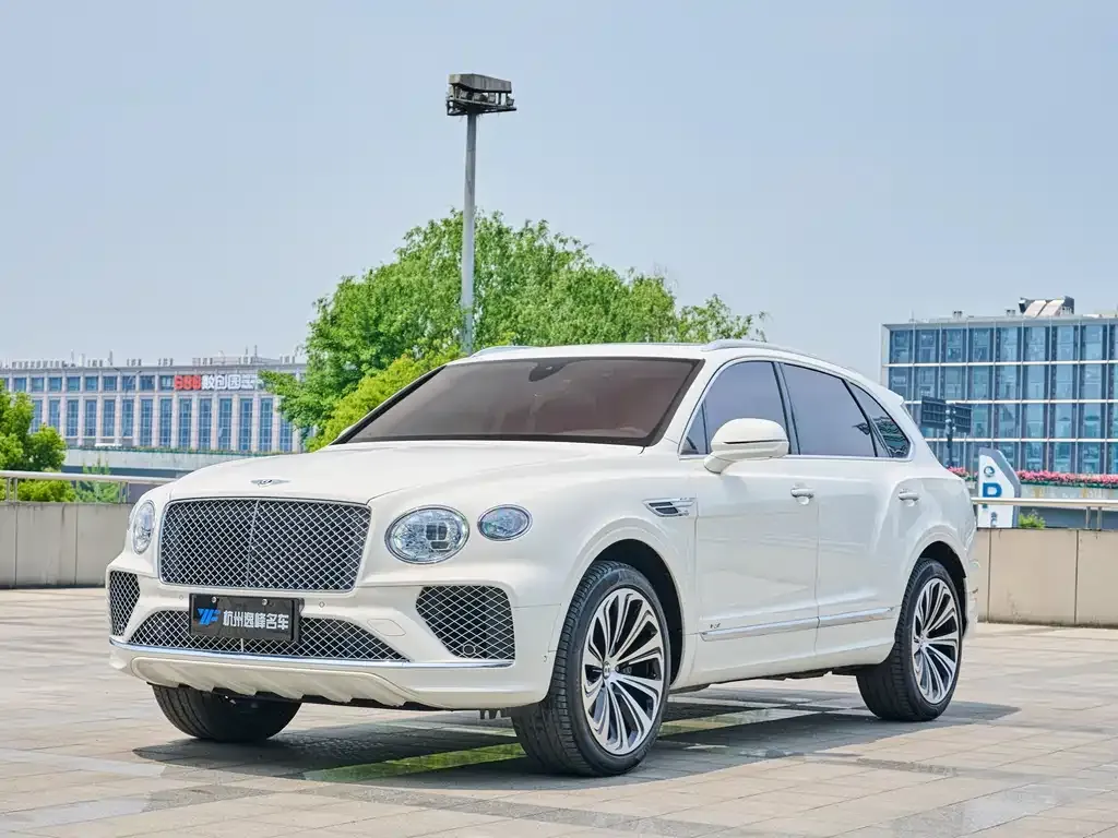 Bentley Bentayga — фото 1