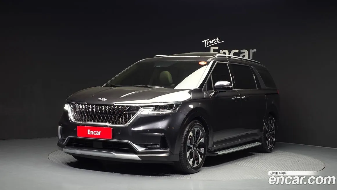 Kia Carnival — фото 1