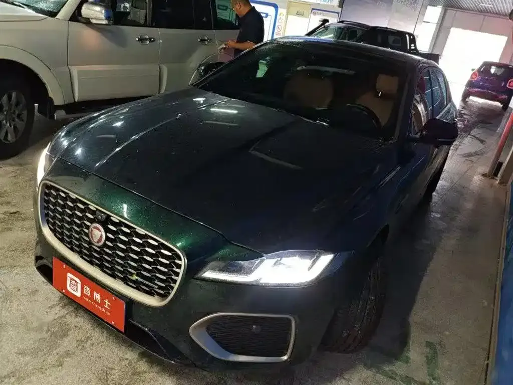 Jaguar XFL — фото 1