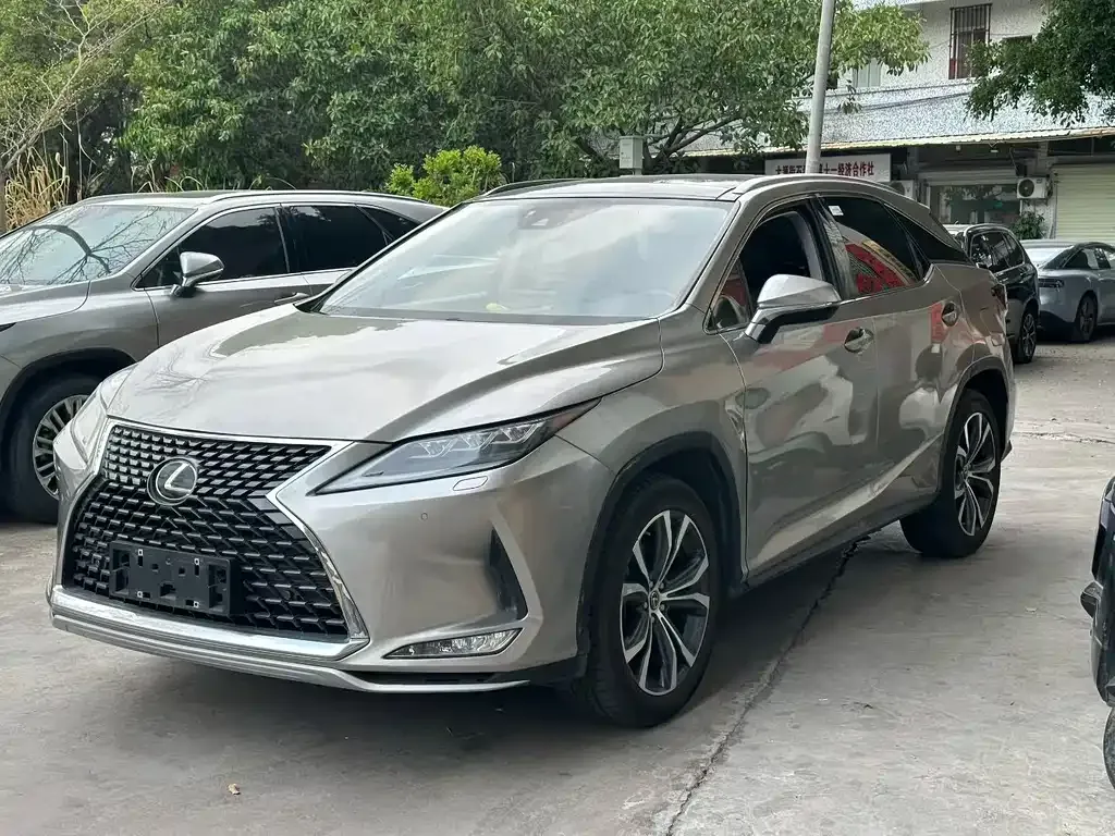 Lexus RX — фото 1