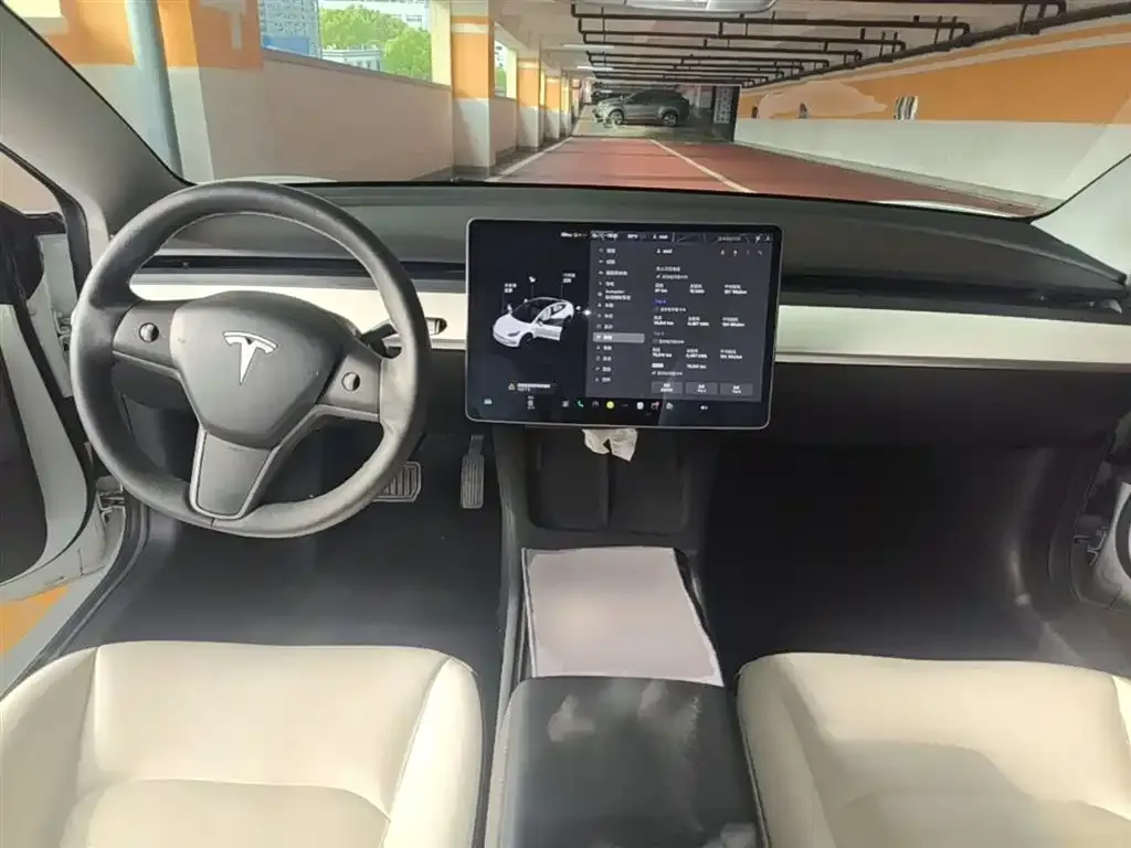 Tesla Model 3 — фото 2