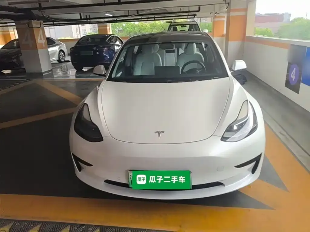 Tesla Model 3 — фото 3