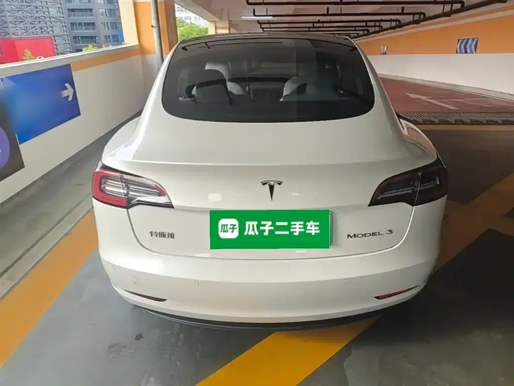 Tesla Model 3 — фото 4