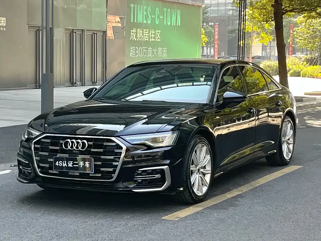 Audi A6L — фото 1