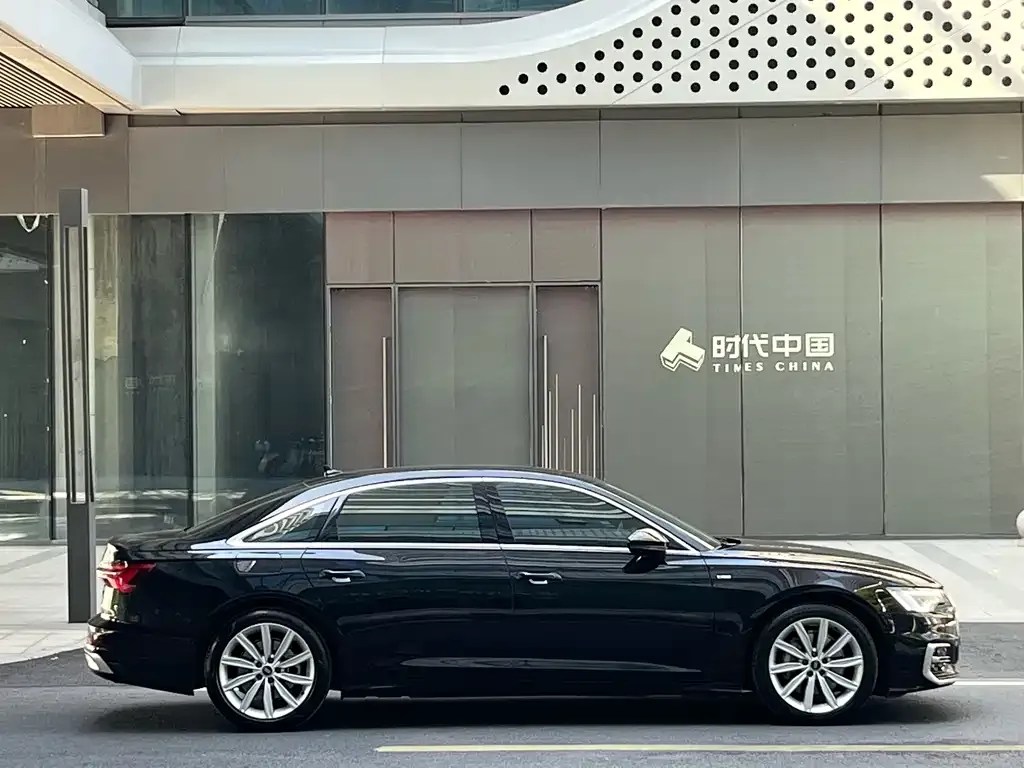 Audi A6L — фото 2