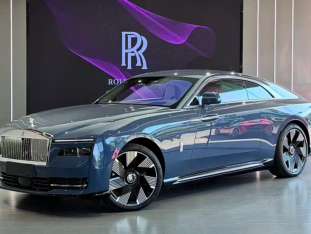 Rolls-Royce Phantom — фото 1