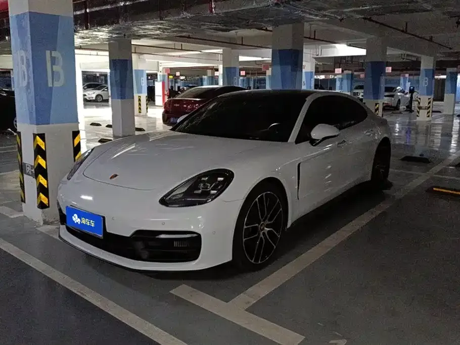 Porsche Panamera — фото 1