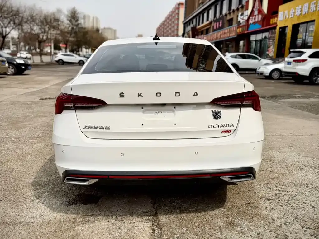Skoda Octavia — фото 3