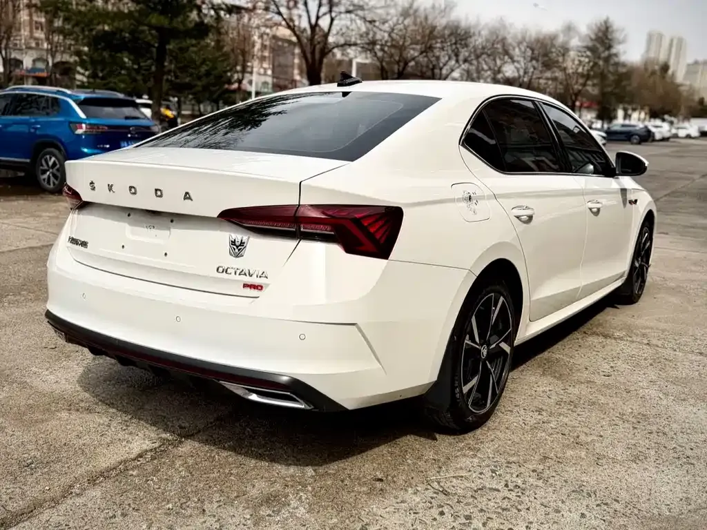 Skoda Octavia — фото 10