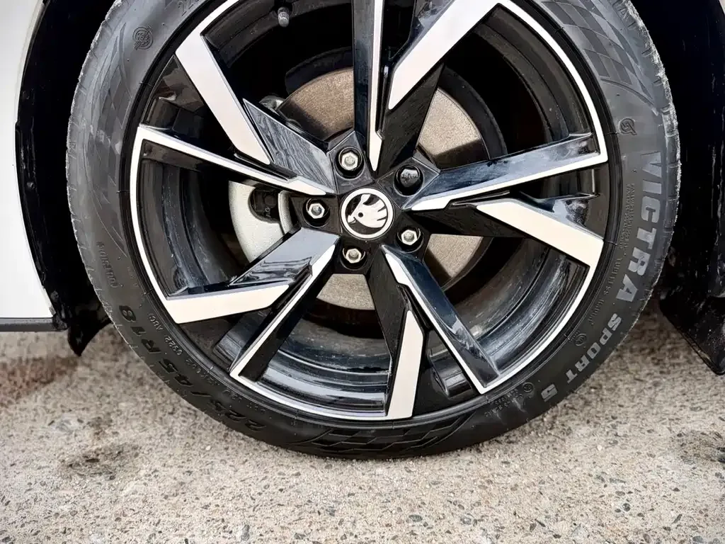Skoda Octavia — фото 8