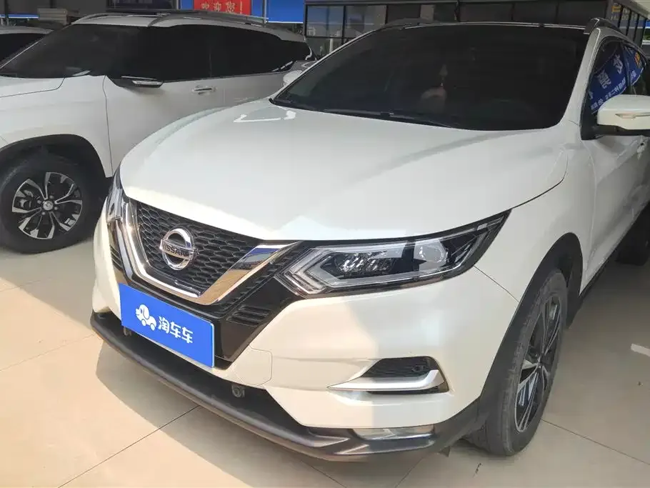 Nissan Qashqai — фото 1