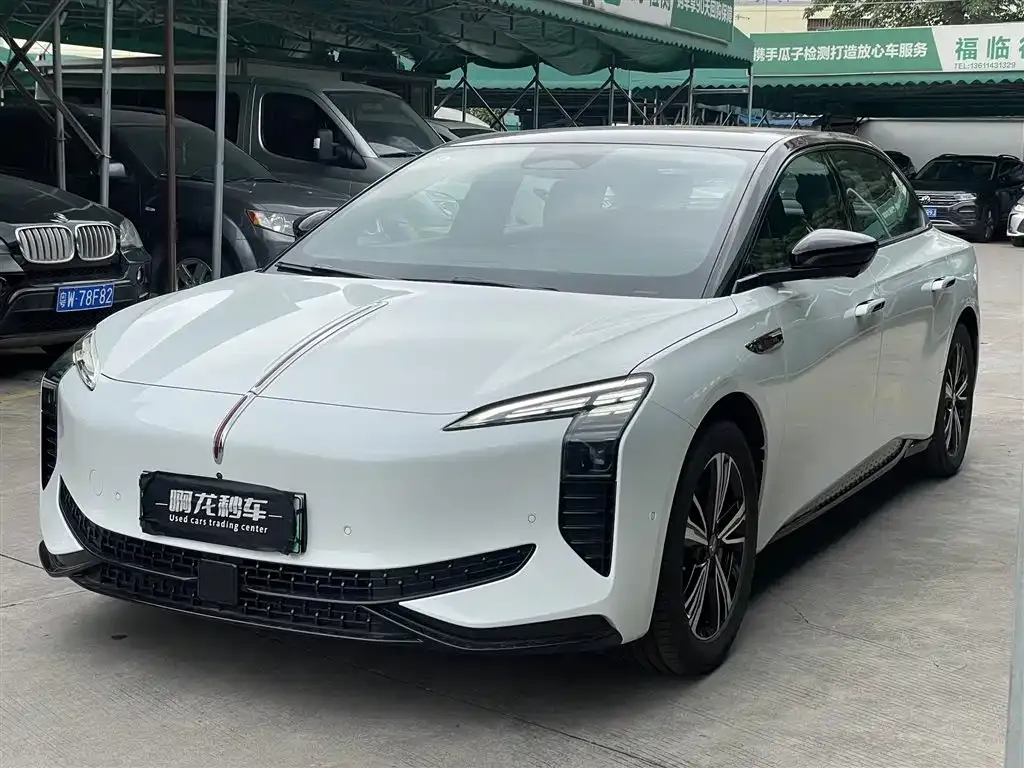 Hongqi EH7 — фото 1