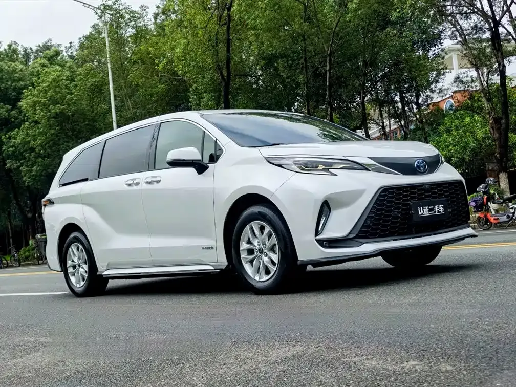 Toyota Granvia — фото 8