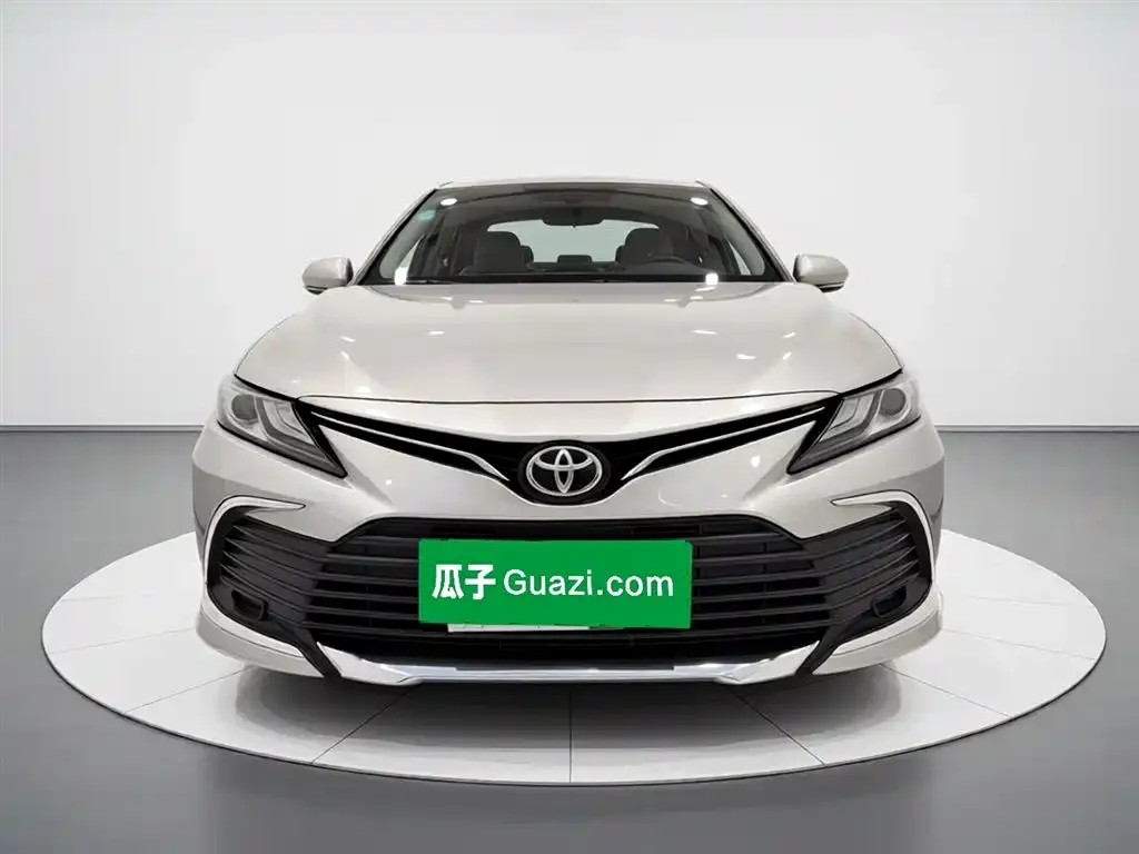 Toyota Camry — фото 3
