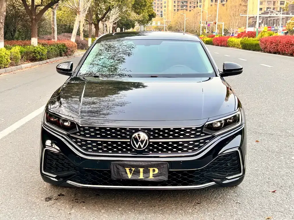 Volkswagen Passat — фото 8