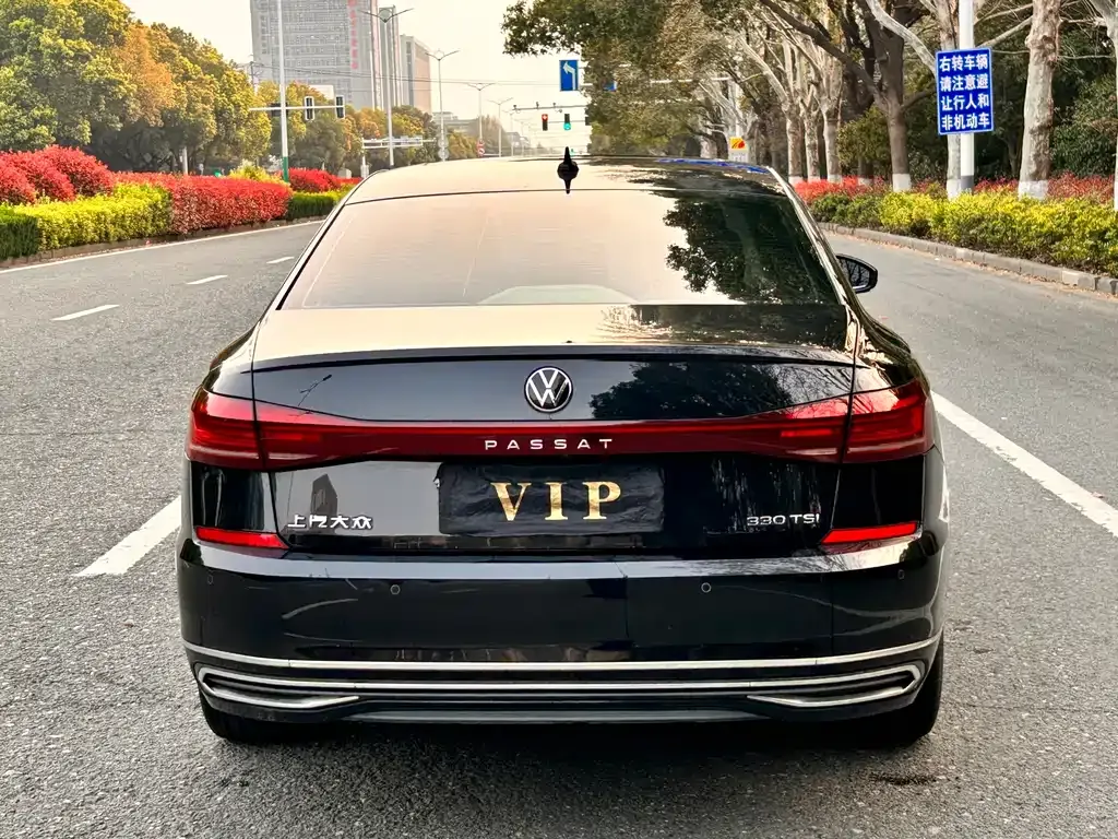 Volkswagen Passat — фото 9