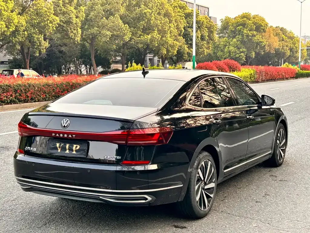 Volkswagen Passat — фото 7